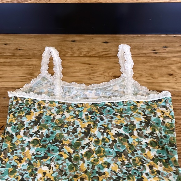 LOFT Small/Petite Multicolor Floral Camisole with Lace Straps - Picture 4 of 6